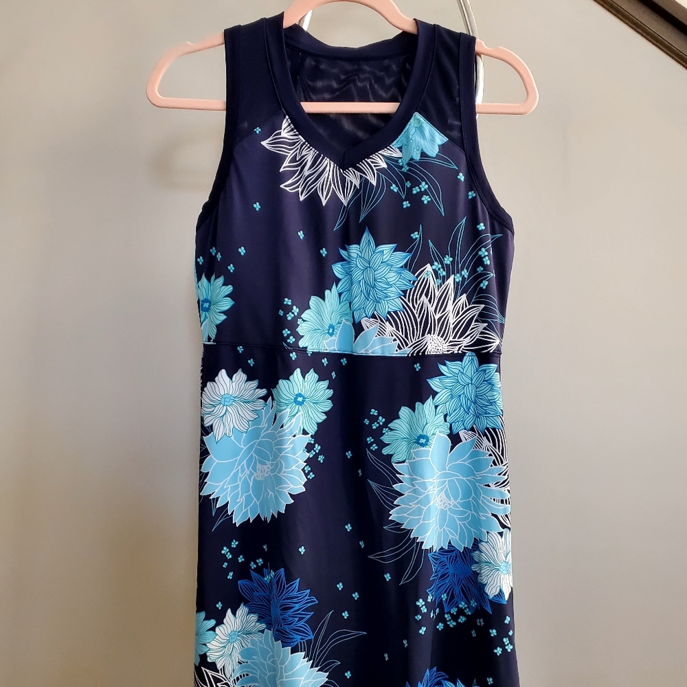 Dress Title nine size M blue navy w/shelf bra